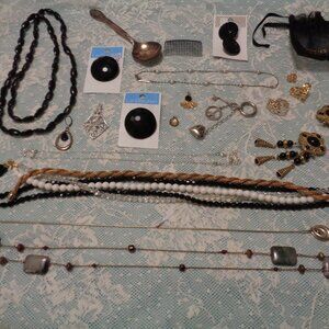 VINTAGE RETRO JEWELRY & PARTS BUTTONS SECRET BAG OLD SPOONJJ ETC. LOT